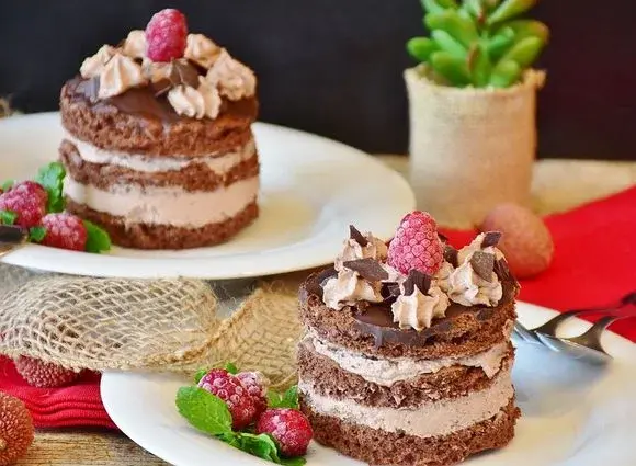 Przepisy na aromatyczne ciasto i tort orzechowy
