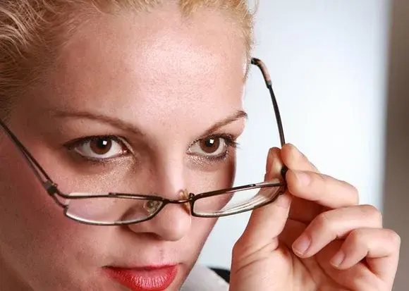 5 sprawdzonych sposobów na worki i cienie pod oczami