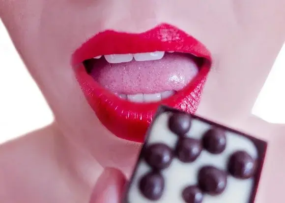 Sprawdzone sposoby na nadwrażliwe i bolące dziąsła