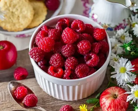 Przepis na przepyszny krem ze świeżych malin