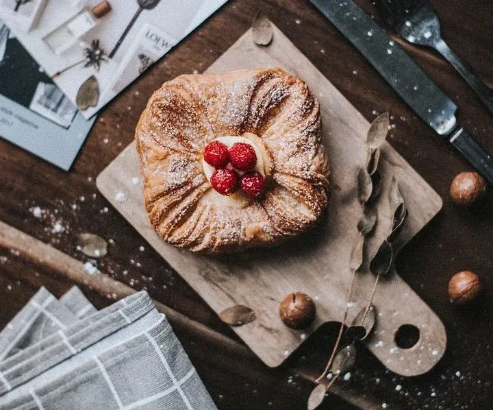 Przepis na pyszne ciasto na bazie jogurtu naturalnego