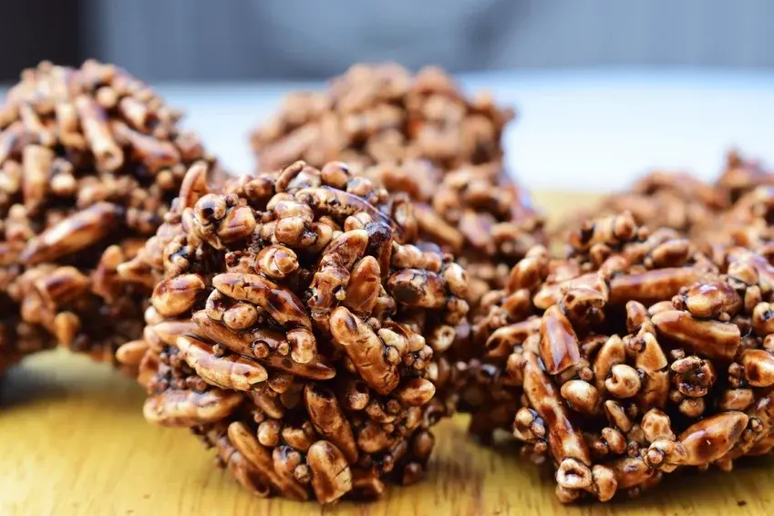 Przepis na przepyszne słodkie szyszki z ryżu preparowanego