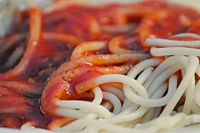 Główne zdjęcie - Przepis na domowe spaghetti z prawdziwych pomidorów. Świeże i zdrowe!