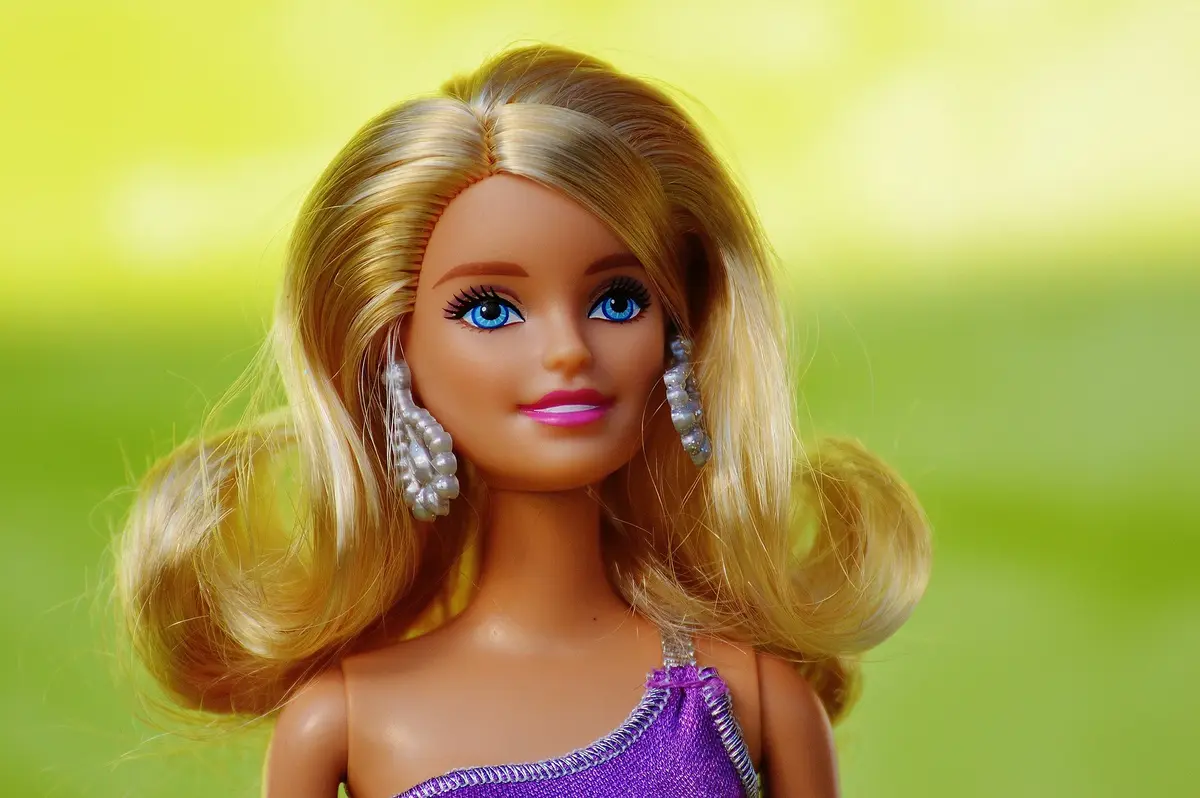 Sprawdzone prezenty dla dziewczynek - lalki Barbie i akcesoria