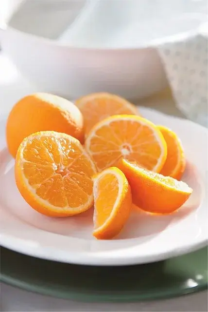 Sałatka jesienna pomarańczowo-mandarynkowa, którą zabłyśniesz wśród znajomych