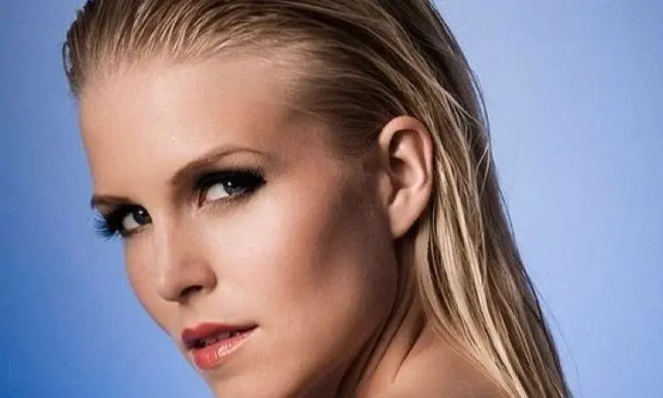 Jak dbać o włosy tłuste? Wskazówki pielęgnacyjne dla włosów przetłuszczających się