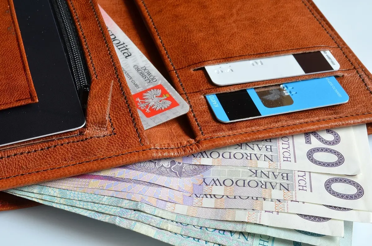 Dodatkowy zarobek, czyli sposoby na dorabianie do pensji poza pracą