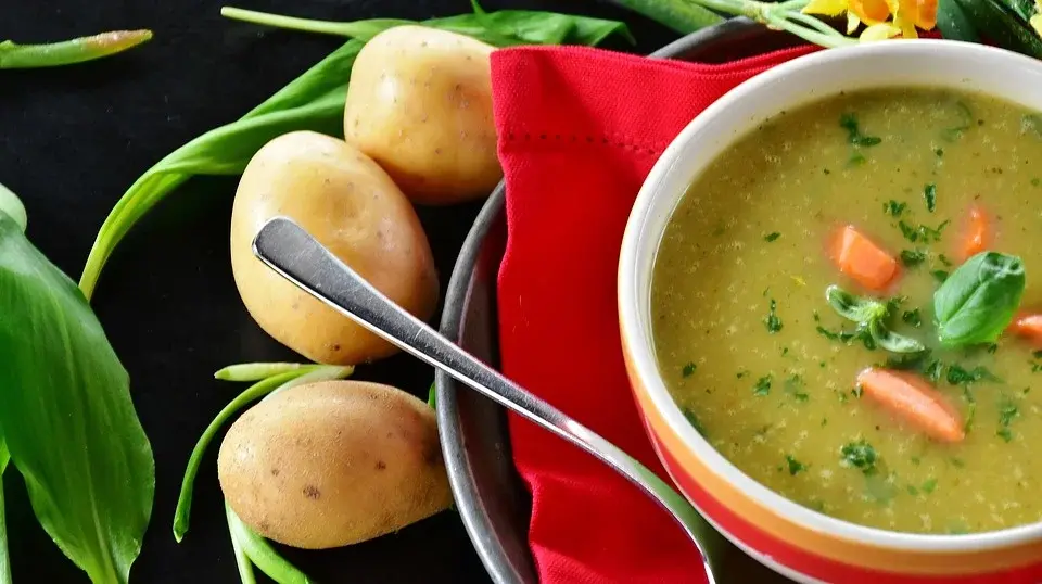 Przepis na aromatyczną zupę z zielonej soczewicy