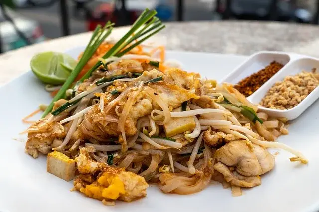 Pad Thai - Tajski makaron z jajkiem