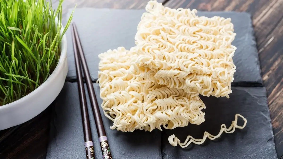 sałatka z zupek chińskich