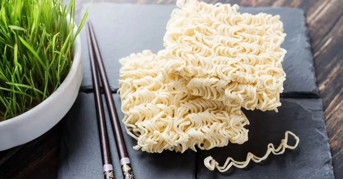 sałatka z zupek chińskich