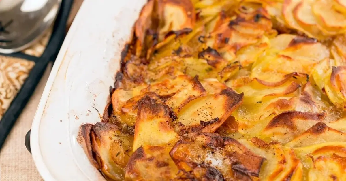 zapiekanka ziemniaczana z mięsem mielonym