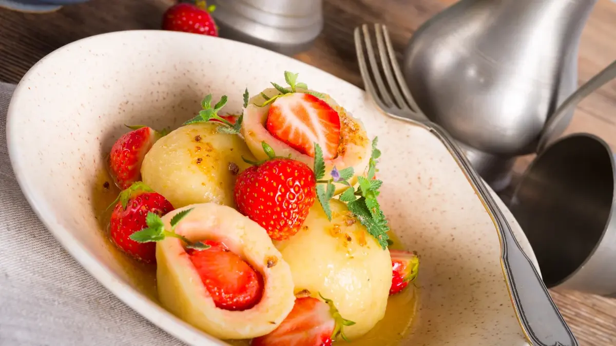 knedle z truskawkami