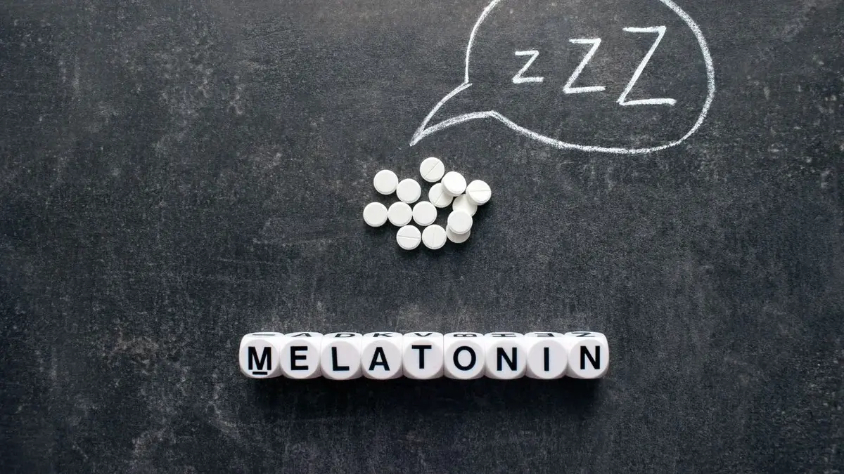 Główne zdjęcie - Melatonina – właściwości, objawy niedoboru, przedawkowanie, przeciwwskazania