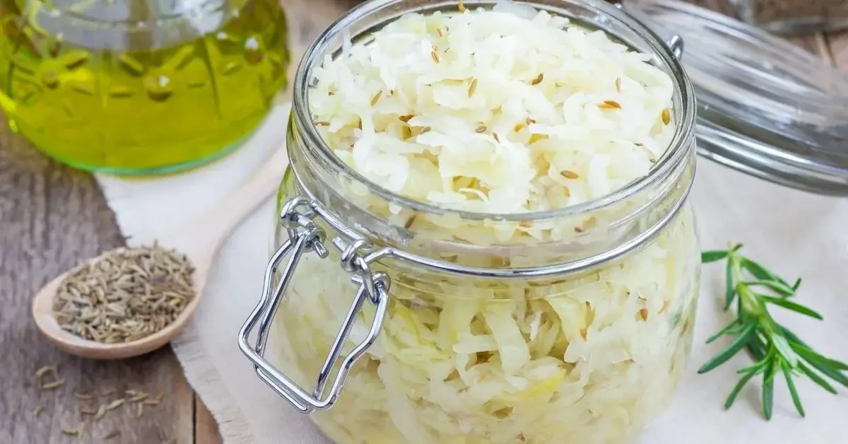 kapusta kiszona w słoiku