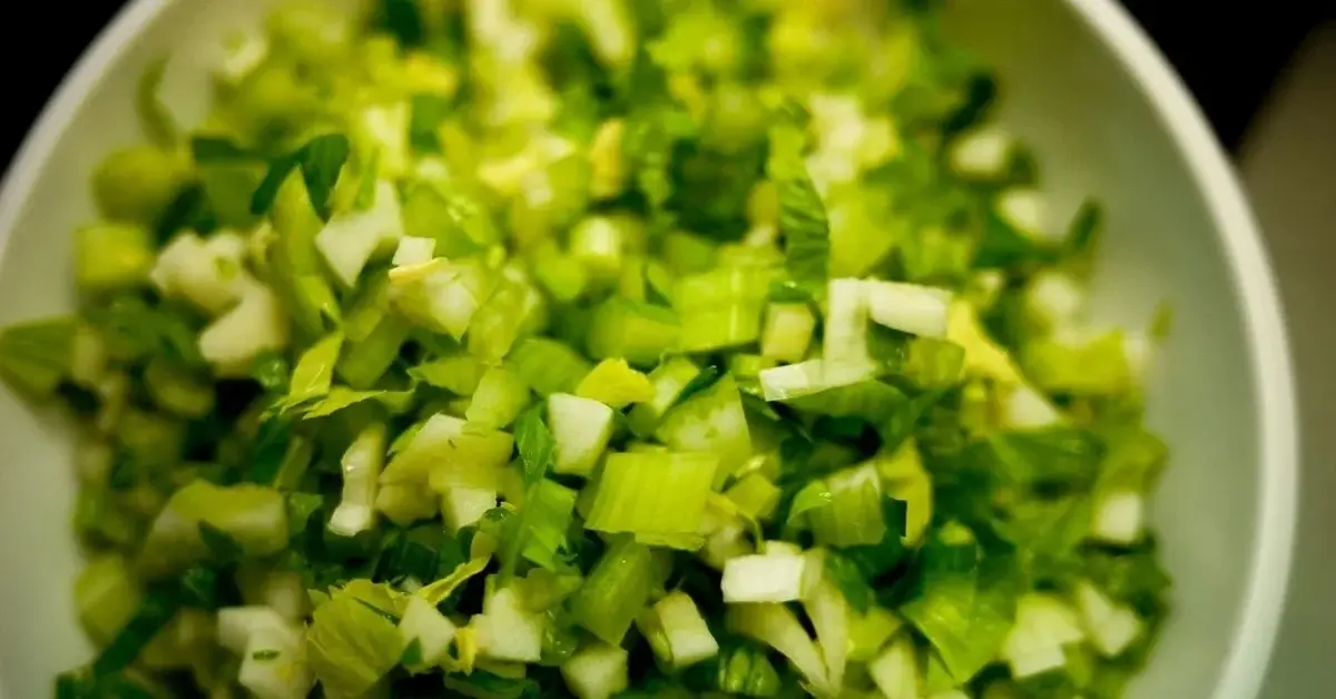 sałatka z selera naciowego