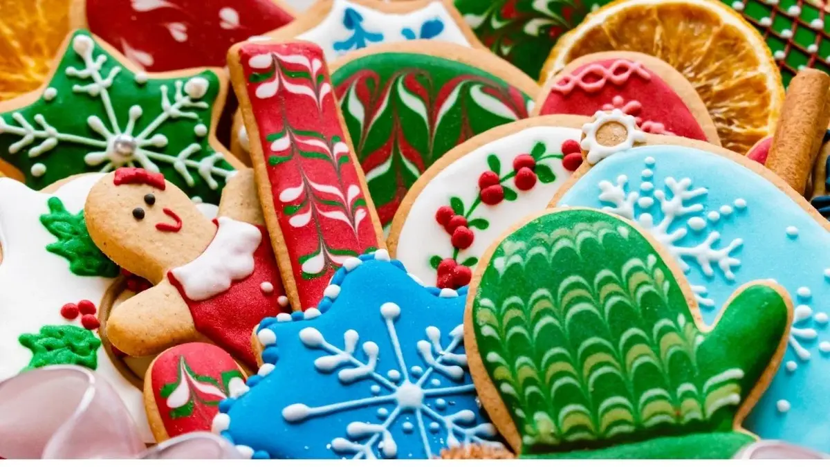 Malowanie pierników – szybkie wzory na świątecznych pierniczkach