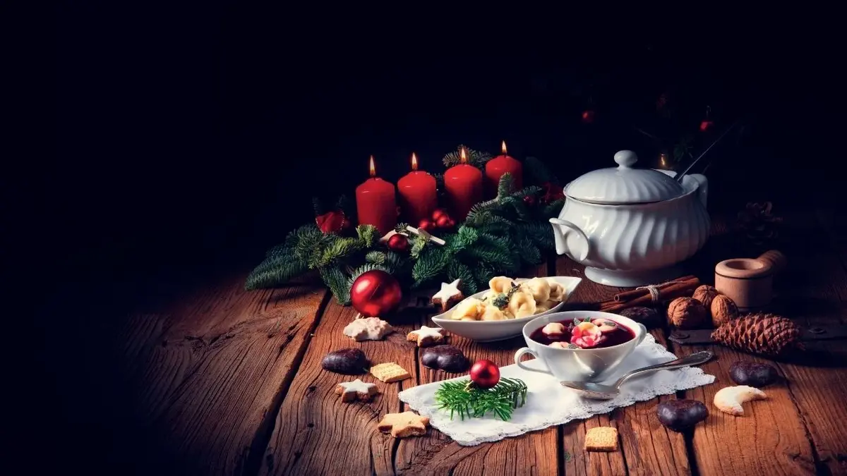 wigilijny stół w Małopolsce z tradycyjnymi potrawami