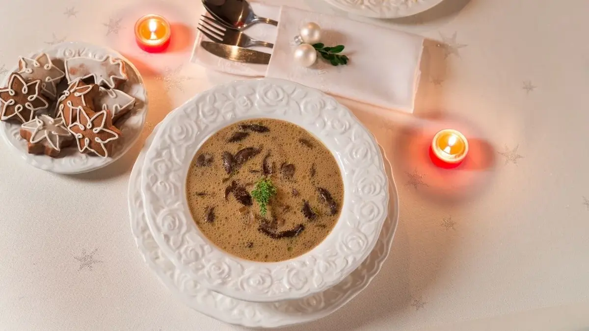 Główne zdjęcie - Wigilijna zupa grzybowa Ewy Wachowicz – tradycyjny przepis na grzybową 