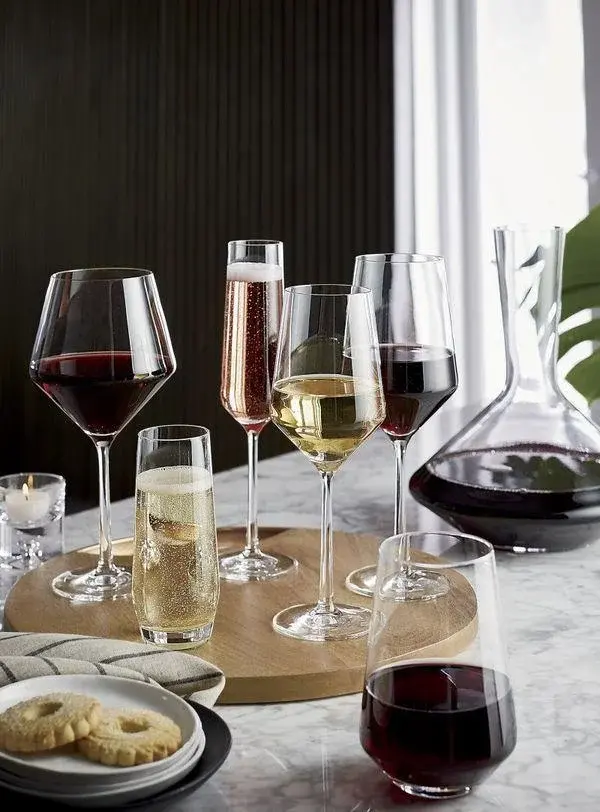 Jak degustować wino w restauracji? Krótka lekcja savoir-vivre’u
