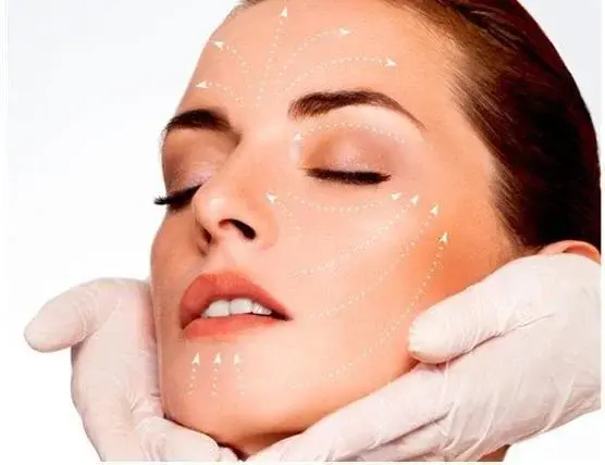 Masaż twarzy - jak wykonać przeciwzmarszczkowy masaż twarzy?