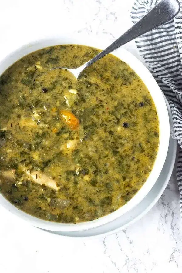 Zupa krem ze szpinaku - przepis na lekki wiosenny obiad