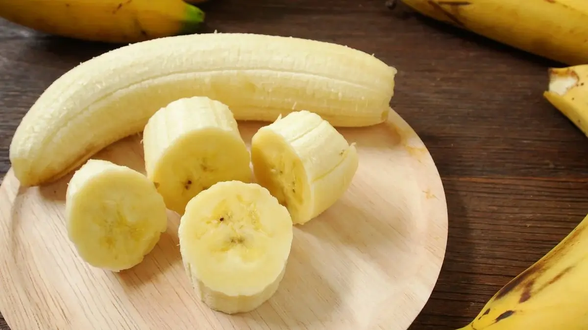Banan w plastrach