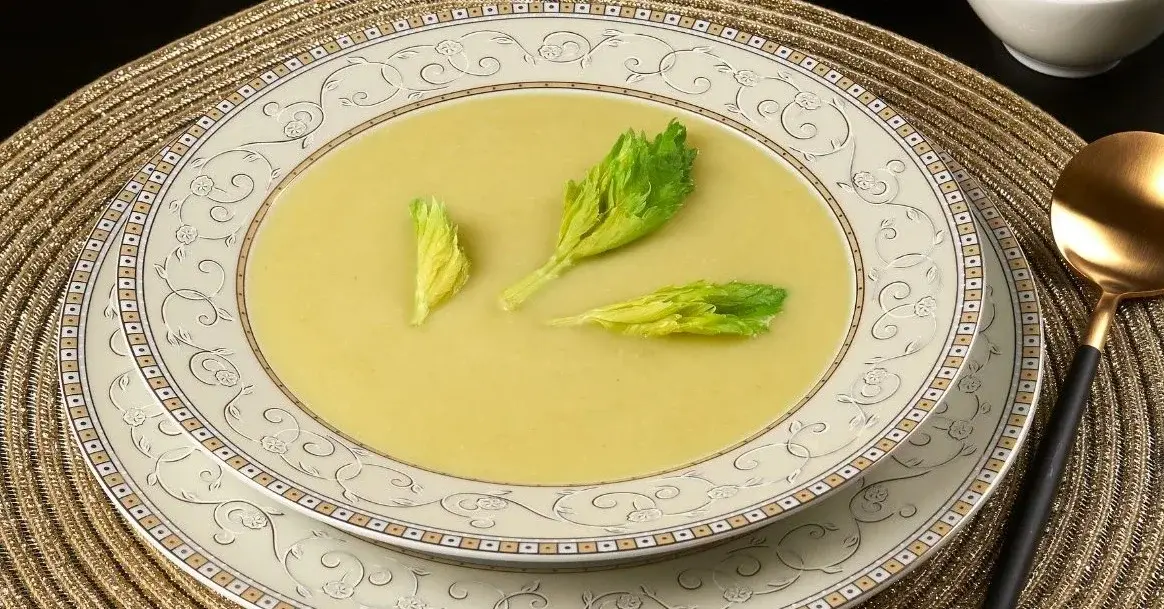 Główne zdjęcie - Finezyjna zupa-krem z selera z boczkiem. Rozgrzewająca i aromatyczna