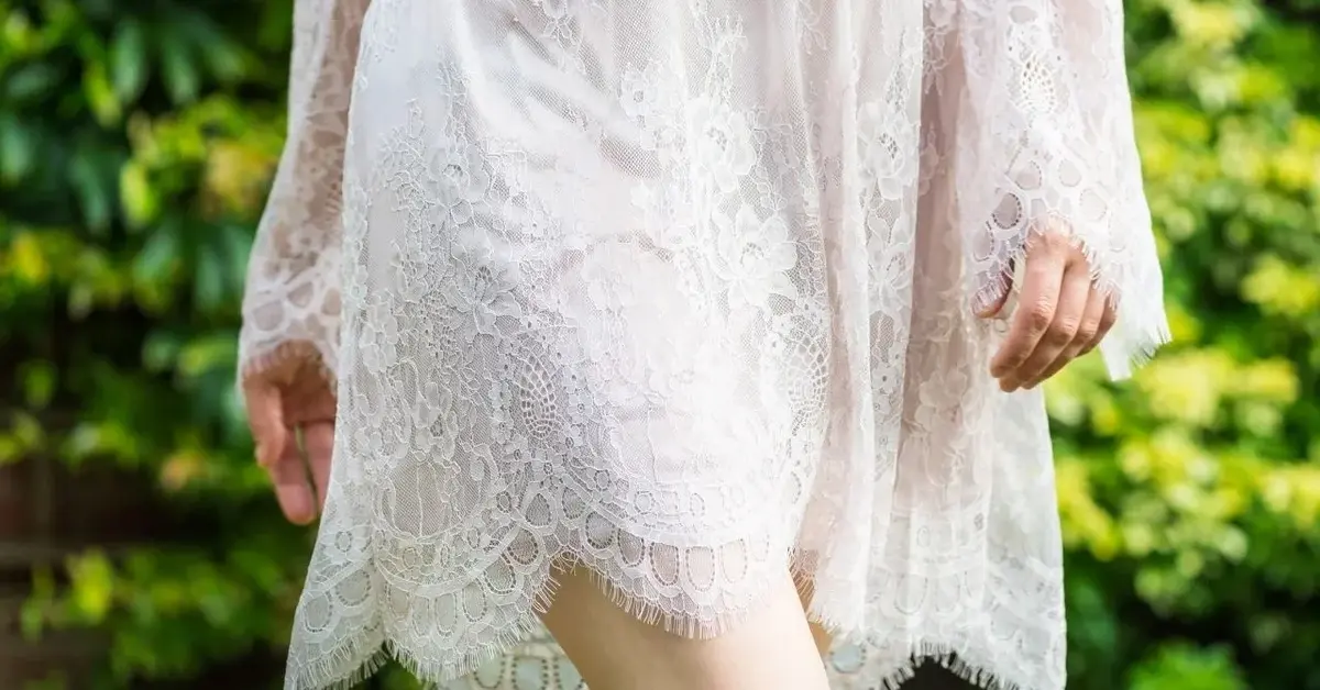 Biała sukienka na wesele