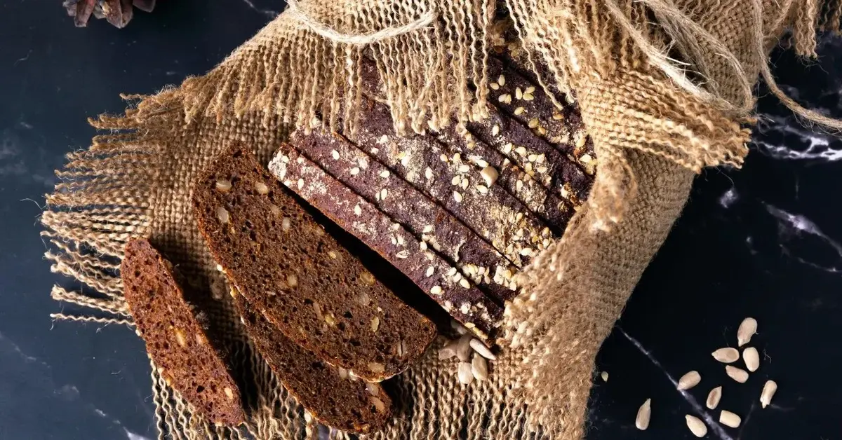 Główne zdjęcie - Chleb z siemienia lnianego - pyszny i bogaty w błonnik sposób na zdrowszą dietę