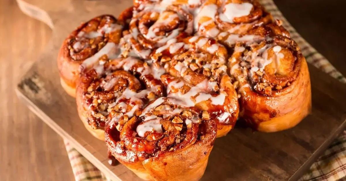 Cynamonki z ciasta francuskiego