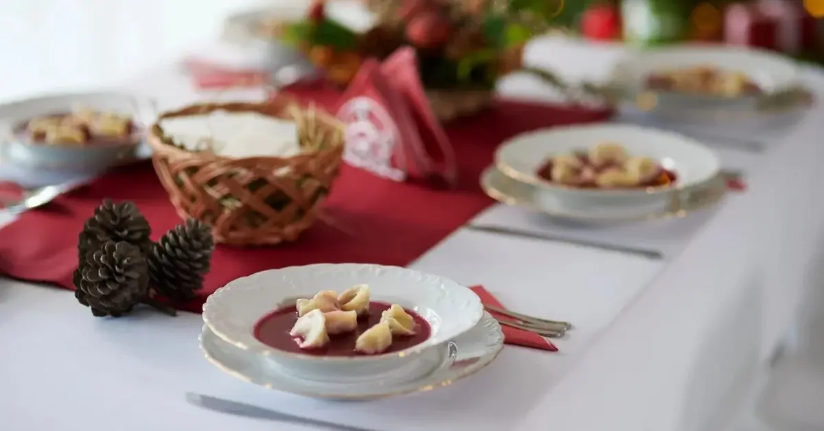 Czerwony barszcz na Wigilię bez zakwasu.