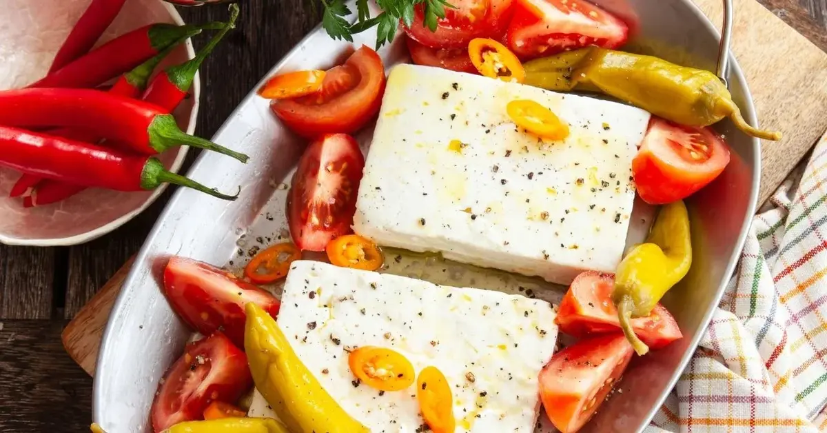 Makaron z fetą, pomidorkami oraz tymiankiem