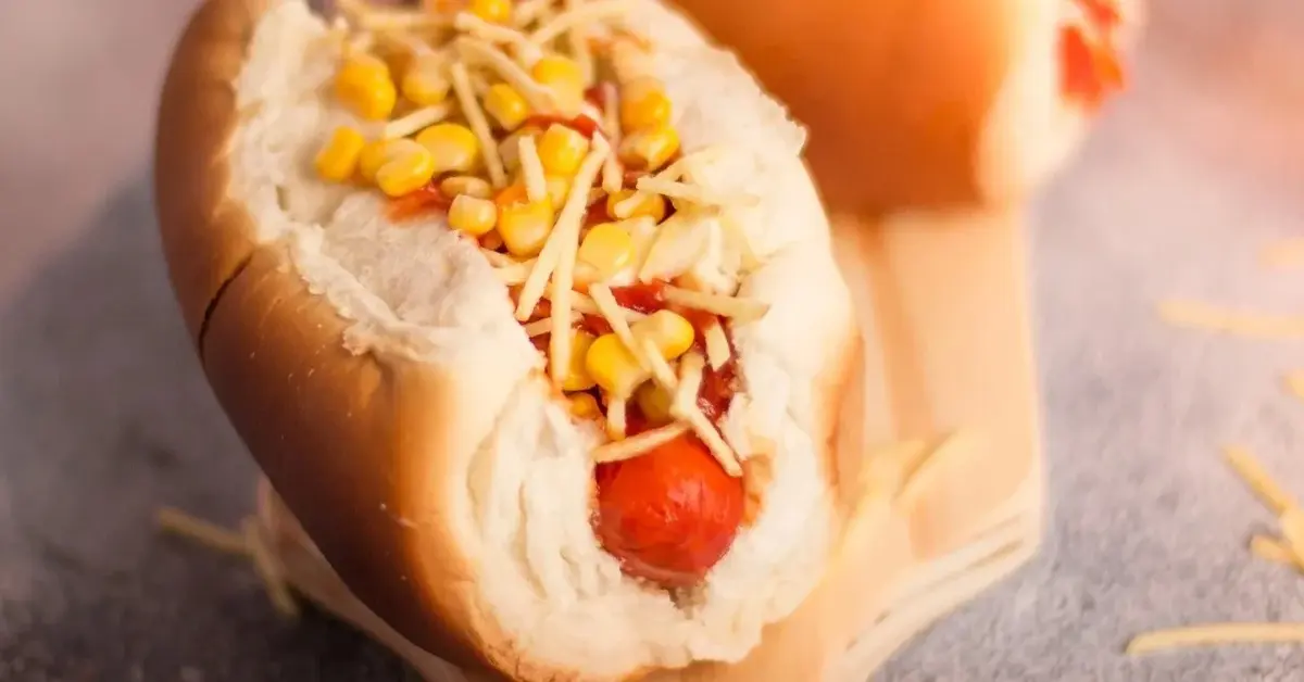 hot dog z kukurydza i serem