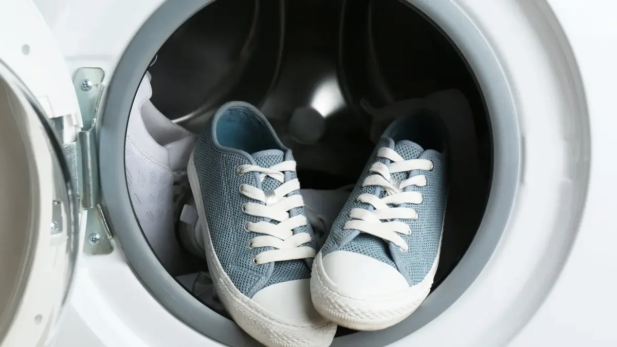Buty materiałowe w pralce