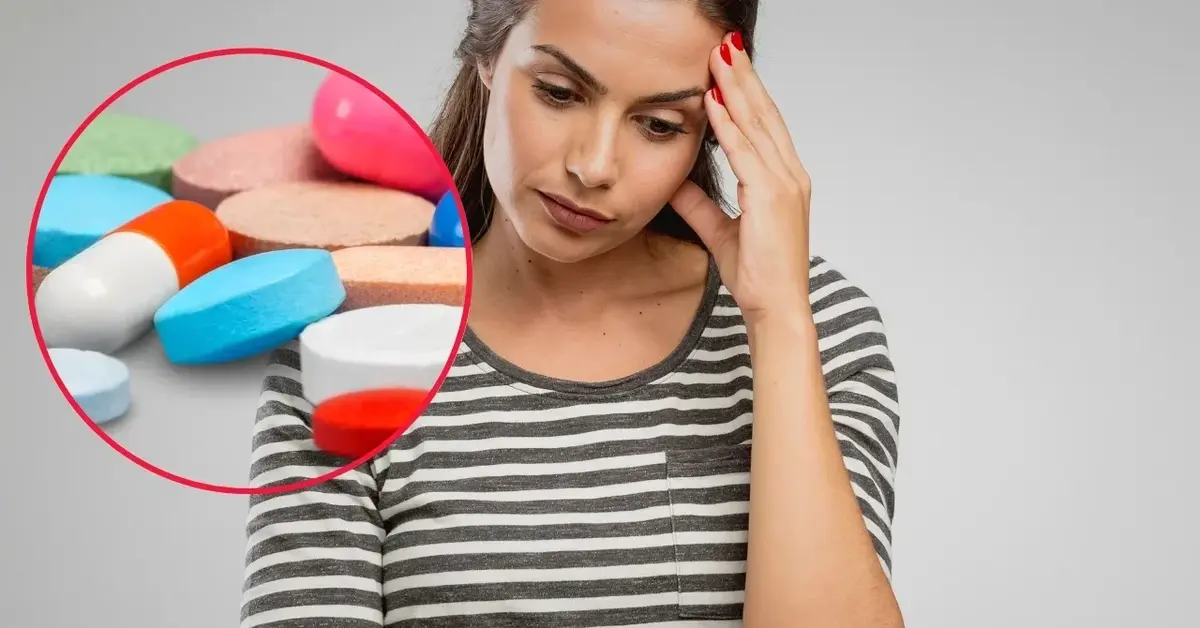 Kobieta zmartwiona tym, że nie może brać tabletek i tabletki.