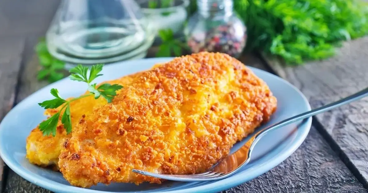 Kotlet z fileta z kurczaka.