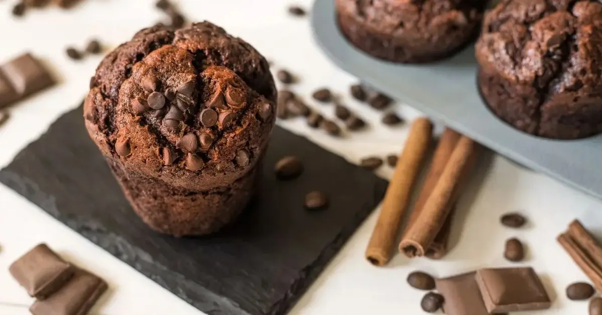 Główne zdjęcie - Obłędnie czekoladowe muffinki na Dzień Ojca! Przygotuj dla taty słodką niespodziankę!