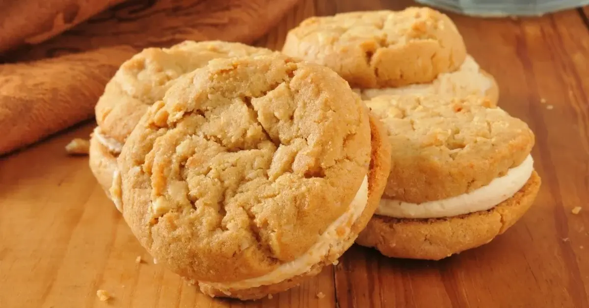 ciastka kruche przekładane kremem orzechowym