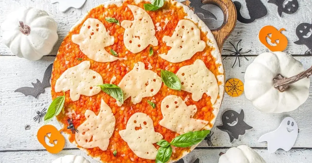 Pizza z duchami na Halloween