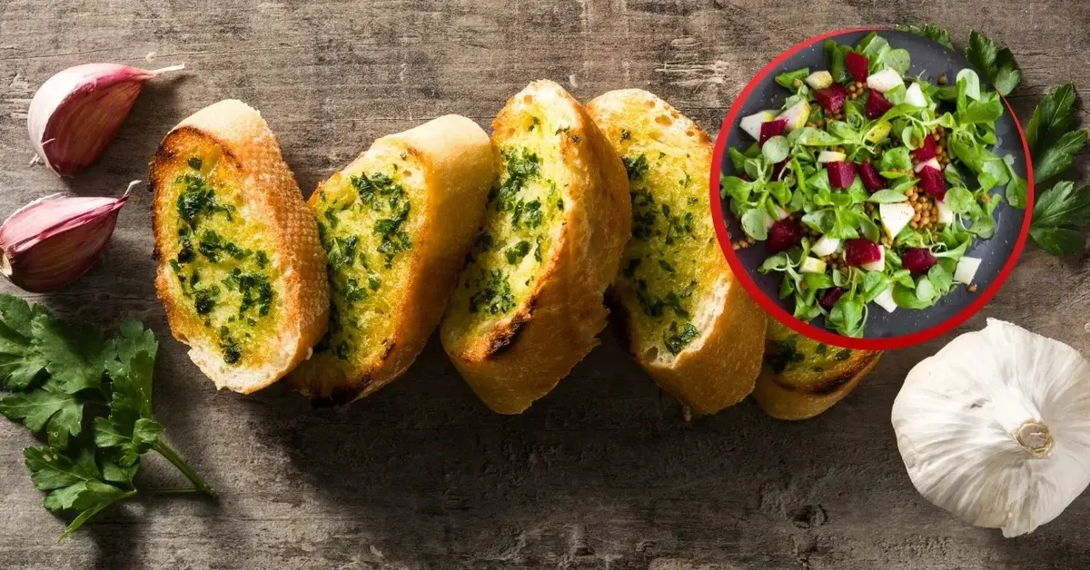 Przekąski na karnawał: sałatka z buraczkami i chlebek czosnkowy.