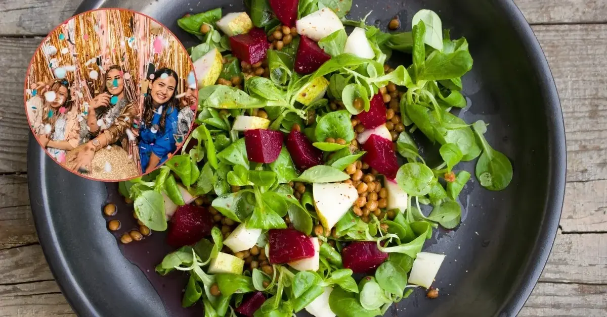 Buraki, ser i sałata w sałatce bez majonezu na sylwestra.