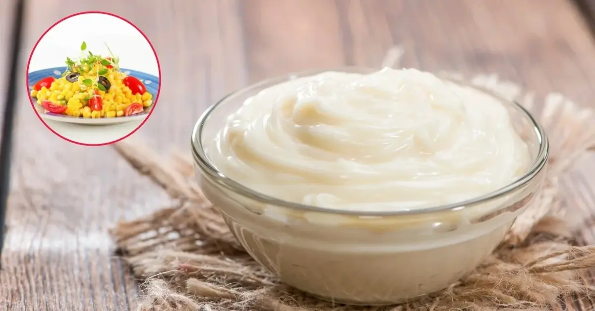 Majonez do dodania do sałatki i sałatka z kukurydzy.