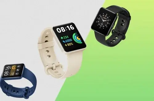 Na biało zielonym tle trzy smartwatche damskie