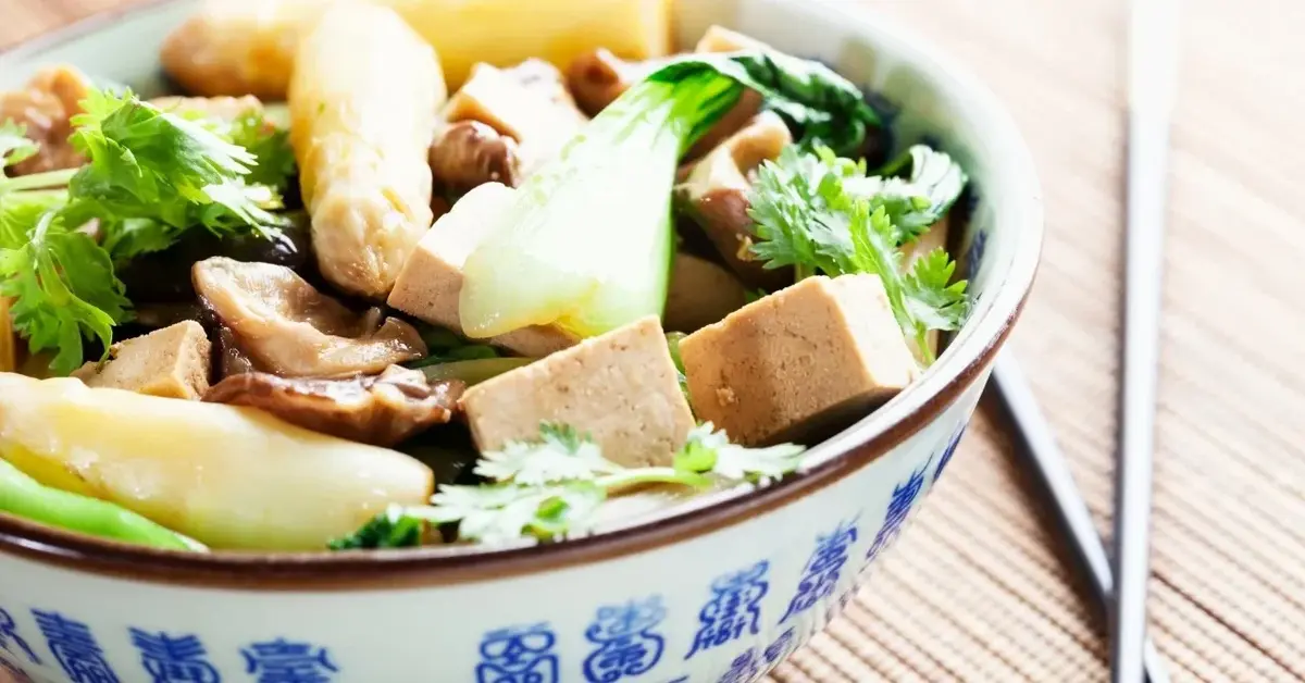 Główne zdjęcie - Chińskie tofu z warzywami: Sekret kuchni azjatyckiej