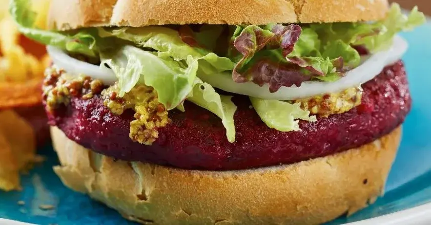 Wegetariańskie burgery z buraka