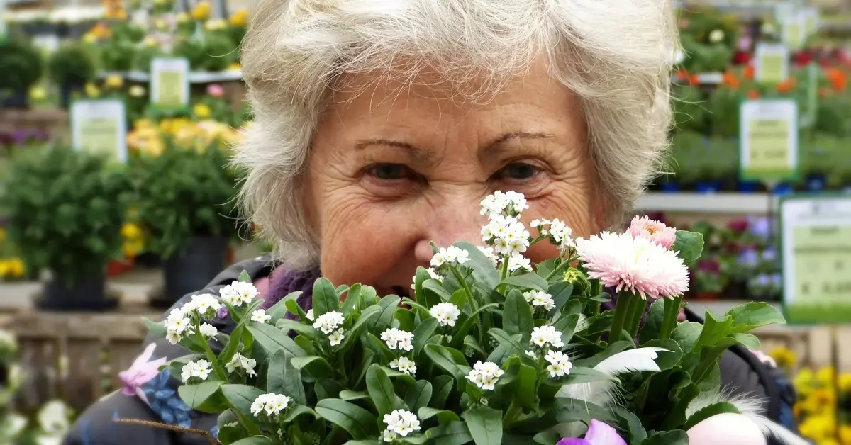 emerytka z kwiatami