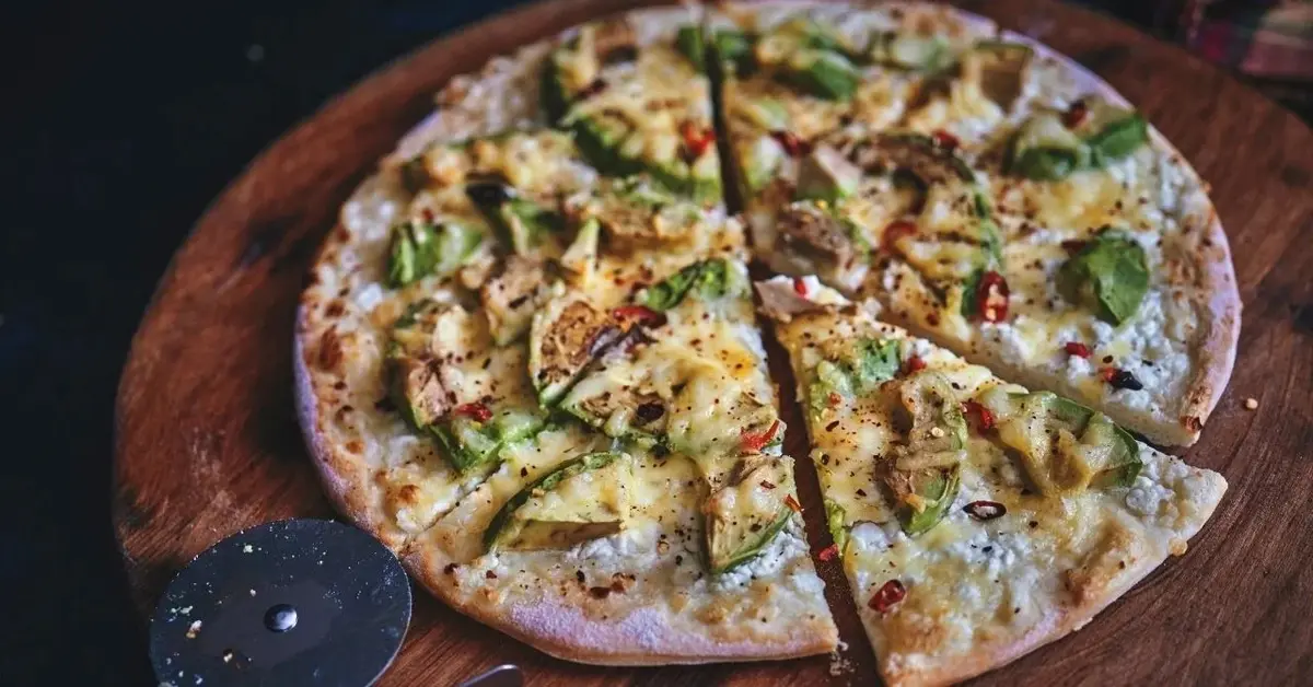 Główne zdjęcie - Wysokobiałkowa pizza na bazie tajemniczego składnika – fast food DIY
