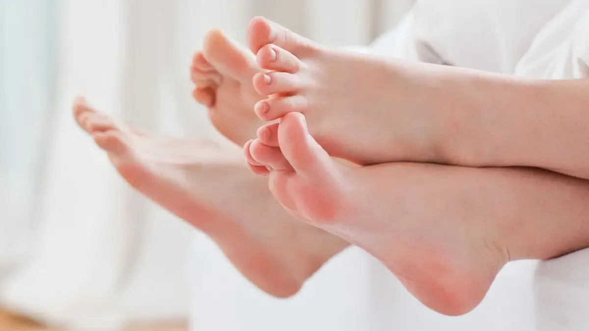 Zadbane stopy z wypielęgnowaną i nawilżoną skórą pięt