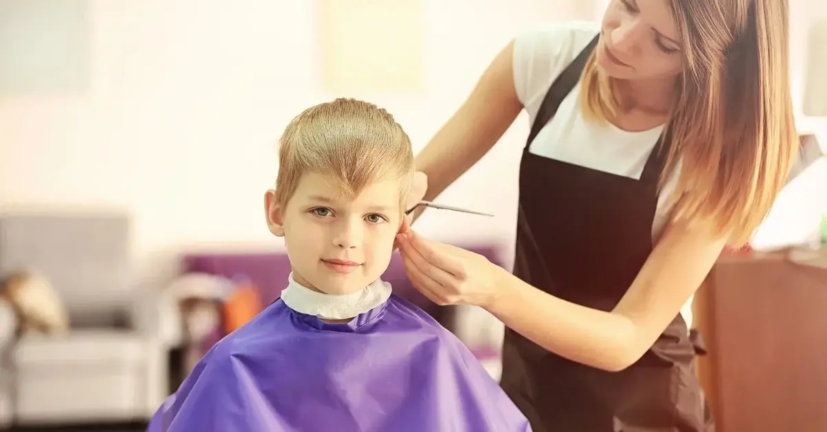 Główne zdjęcie - Ostatniej rady się nie spodziewasz — czyli jak przygotować dziecko do wizyty u fryzjera